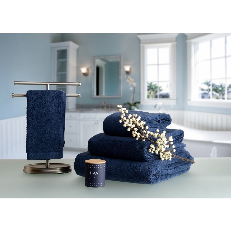 Полотенце банное темно-синего цвета из коллекции essential, 90х150 см TK18-BT0018