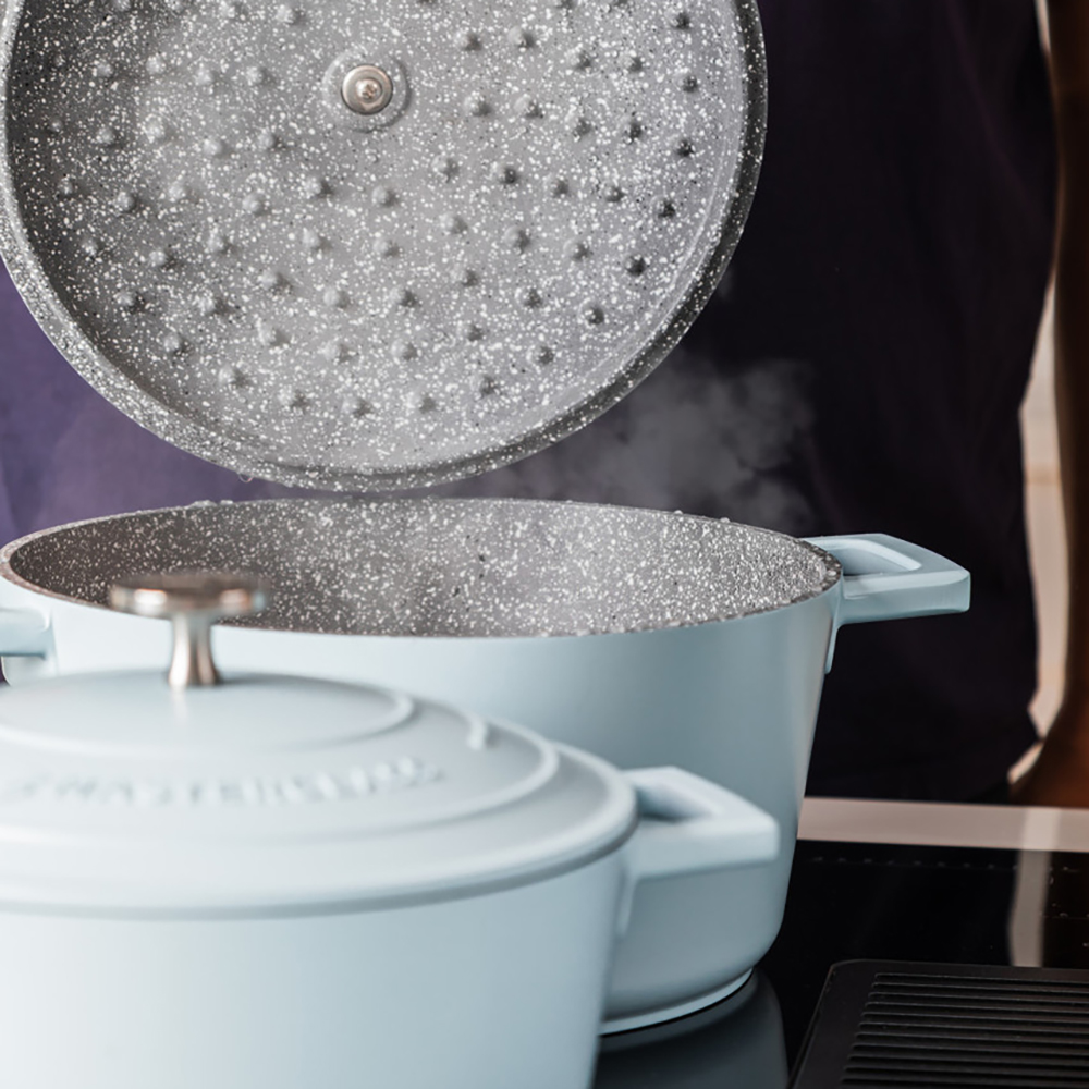  Кастрюля из литого алюминия MasterClass небесно-голубого цвета, 5 л Арт.: MCMCRD28SKY