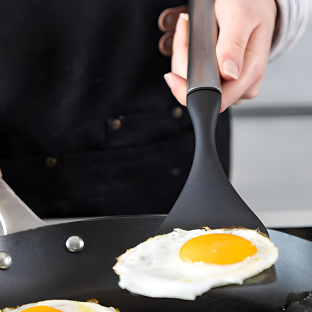  Лопатка с мягкой рукояткой из нерж/стали с прорезями Soft Grip MC, 34 см GREY Арт.: MCSSTURN